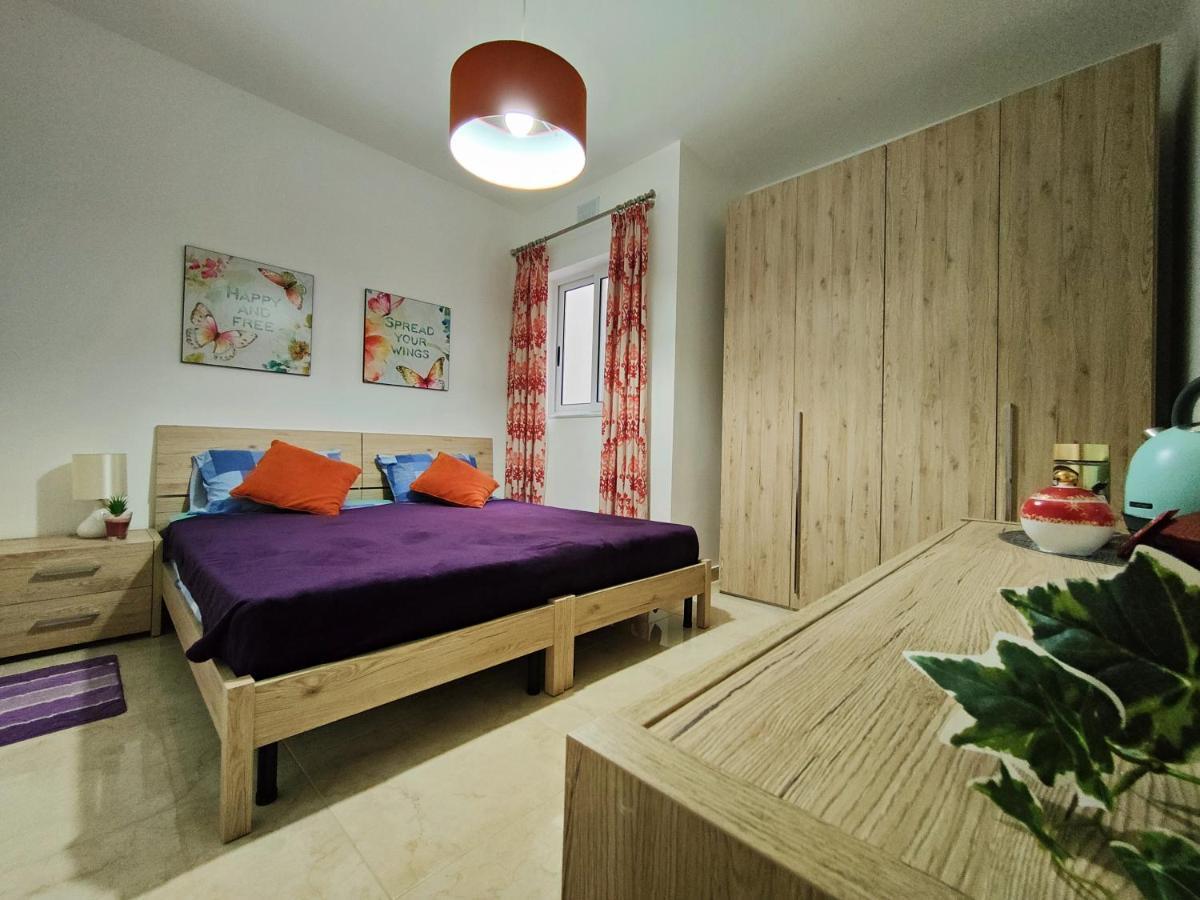Your Room, Your Apartment, Your Shared Pool Marsalforn Eksteriør bilde